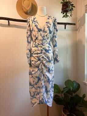 In The Style Blue Floral Printed Ruched Front Slit Summer Glam Dress Size 6 NEW